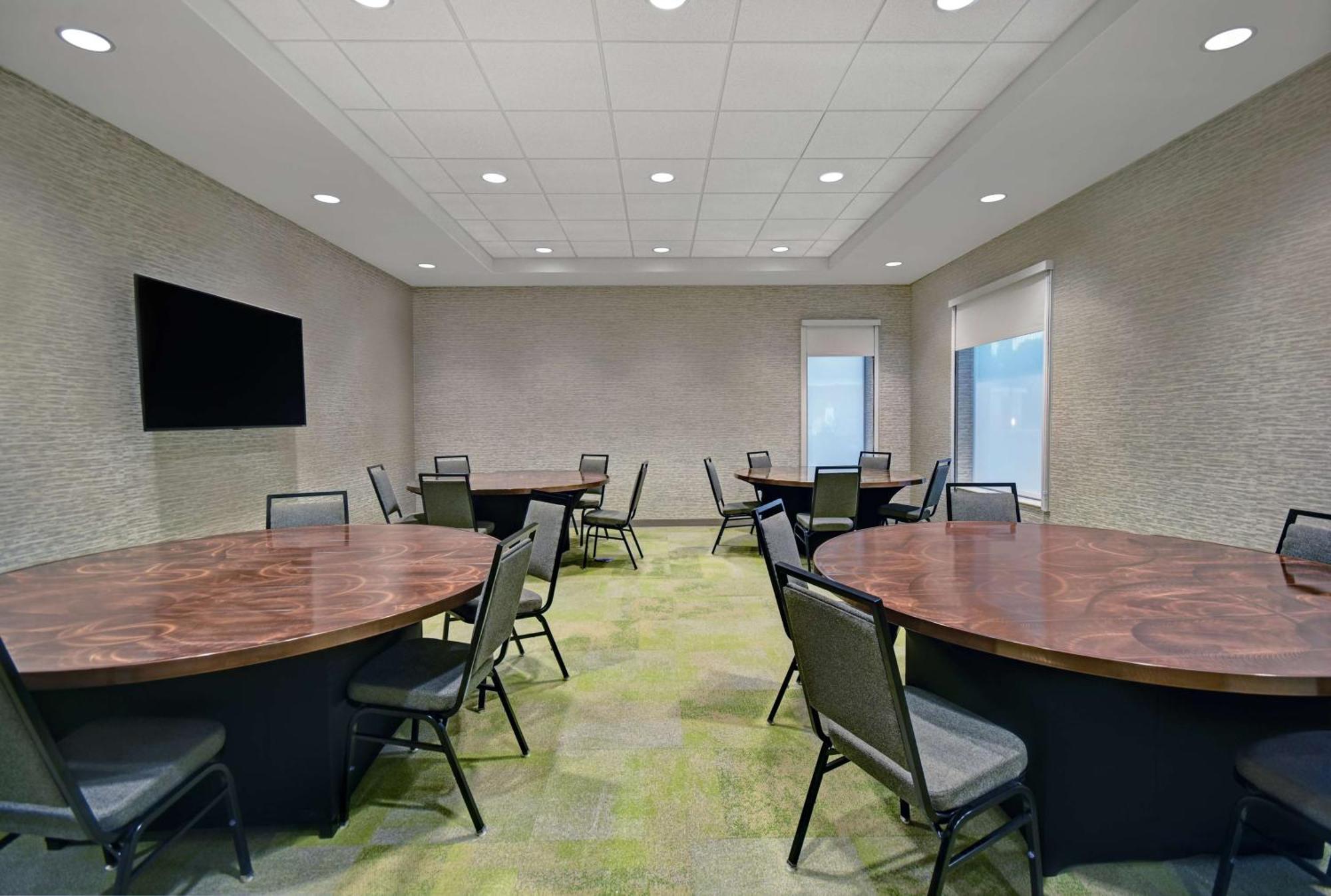 Home2 By Hilton Atlanta Airport North Hotel College Park